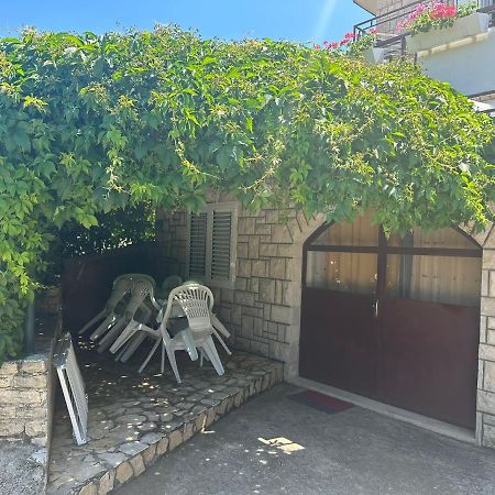 Apartmani Tina Grebastica Exterior photo